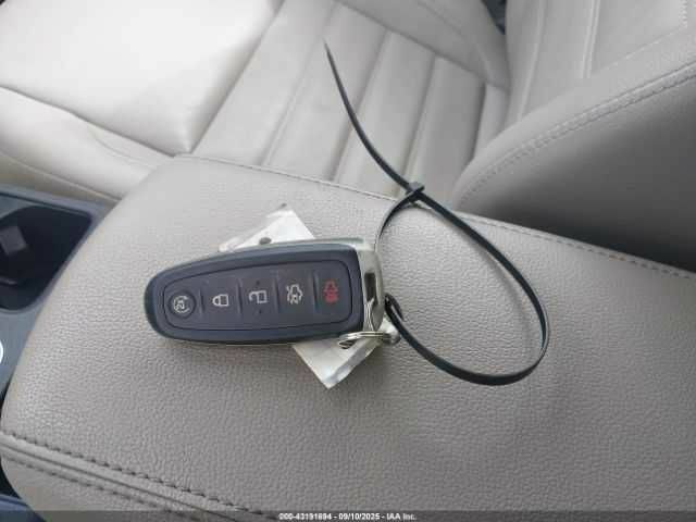 Білий Форд Ескейп, об'ємом двигуна 2 л та пробігом 115 тис. км за 2000 $, фото 10 на Automoto.ua