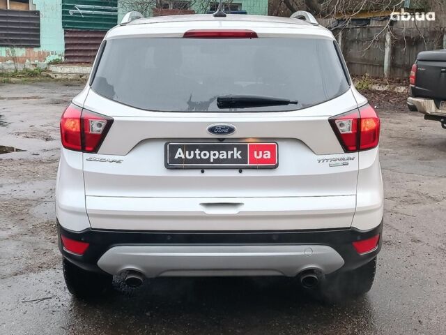 Белый Форд Эскейп, объемом двигателя 2 л и пробегом 109 тыс. км за 15290 $, фото 7 на Automoto.ua