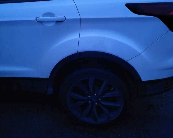 Білий Форд Ескейп, об'ємом двигуна 1.5 л та пробігом 77 тис. км за 16500 $, фото 1 на Automoto.ua