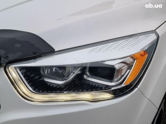 Белый Форд Эскейп, объемом двигателя 2 л и пробегом 109 тыс. км за 15290 $, фото 4 на Automoto.ua