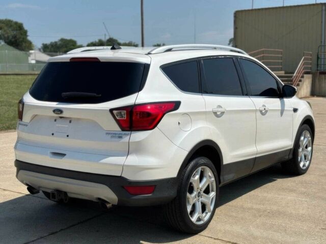 Белый Форд Эскейп, объемом двигателя 2 л и пробегом 41 тыс. км за 11200 $, фото 4 на Automoto.ua