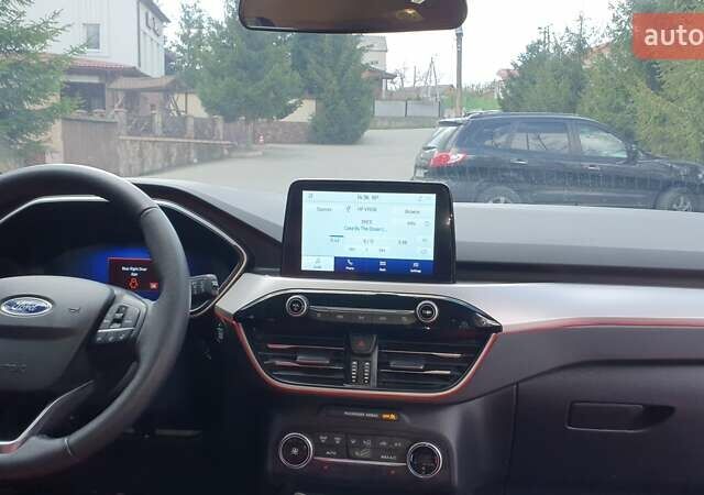 Белый Форд Эскейп, объемом двигателя 2.5 л и пробегом 53 тыс. км за 25000 $, фото 6 на Automoto.ua