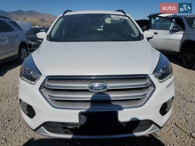 Белый Форд Эскейп, объемом двигателя 1.5 л и пробегом 111 тыс. км за 2300 $, фото 4 на Automoto.ua