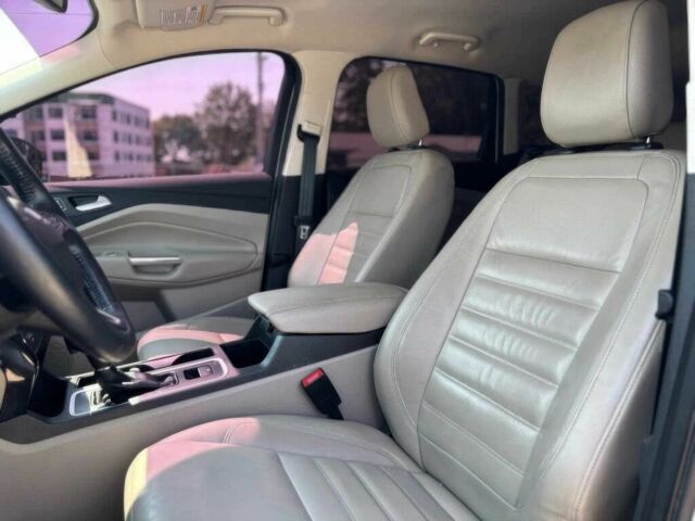 Белый Форд Эскейп, объемом двигателя 2 л и пробегом 41 тыс. км за 11200 $, фото 10 на Automoto.ua