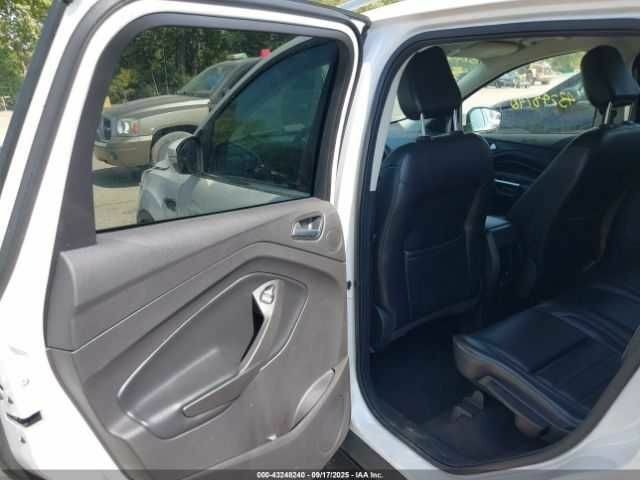 Білий Форд Ескейп, об'ємом двигуна 2 л та пробігом 149 тис. км за 3000 $, фото 7 на Automoto.ua