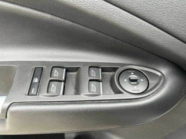 Белый Форд Эскейп, объемом двигателя 2 л и пробегом 84 тыс. км за 3700 $, фото 7 на Automoto.ua