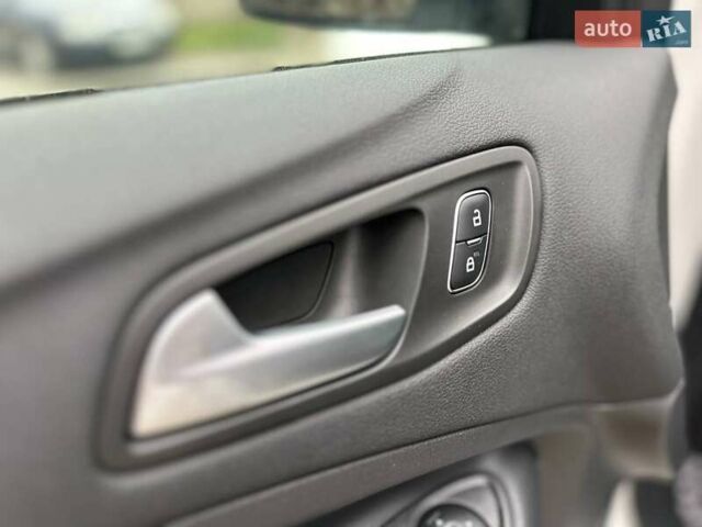 Білий Форд Ескейп, об'ємом двигуна 1.5 л та пробігом 173 тис. км за 14800 $, фото 33 на Automoto.ua