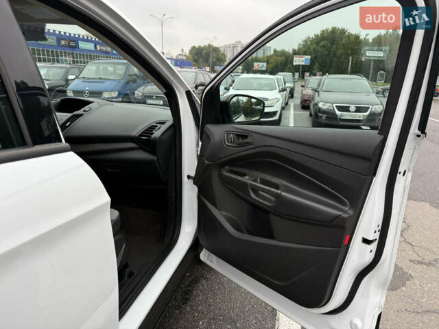 Белый Форд Эскейп, объемом двигателя 2.49 л и пробегом 131 тыс. км за 13300 $, фото 52 на Automoto.ua