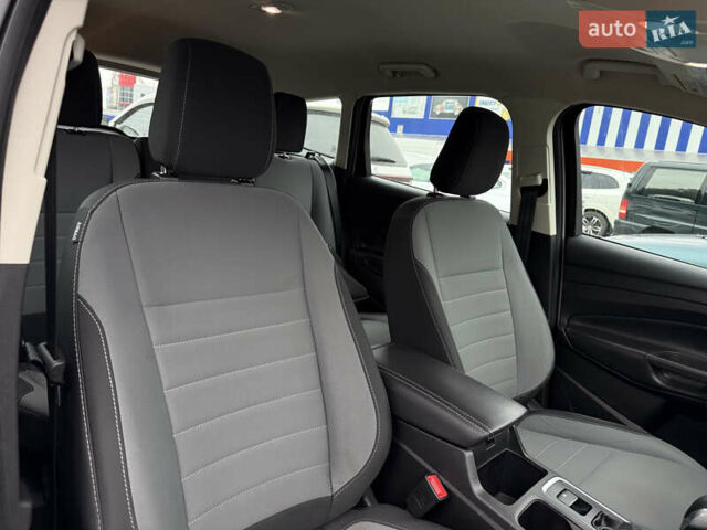 Белый Форд Эскейп, объемом двигателя 2.49 л и пробегом 131 тыс. км за 13300 $, фото 49 на Automoto.ua