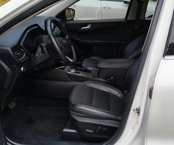 Белый Форд Эскейп, объемом двигателя 2 л и пробегом 83 тыс. км за 18999 $, фото 11 на Automoto.ua