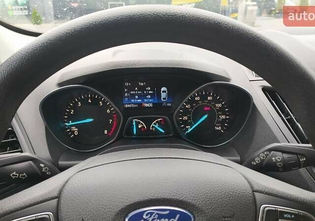 Белый Форд Эскейп, объемом двигателя 2 л и пробегом 75 тыс. км за 19500 $, фото 6 на Automoto.ua