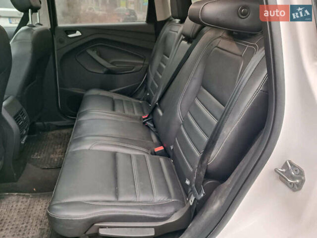 Белый Форд Эскейп, объемом двигателя 2 л и пробегом 109 тыс. км за 15290 $, фото 11 на Automoto.ua