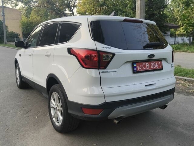 Белый Форд Эскейп, объемом двигателя 0 л и пробегом 70 тыс. км за 14217 $, фото 4 на Automoto.ua