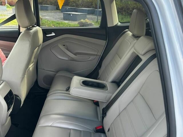 Белый Форд Эскейп, объемом двигателя 1.5 л и пробегом 101 тыс. км за 290 $, фото 9 на Automoto.ua