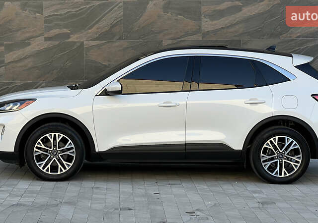 Білий Форд Ескейп, об'ємом двигуна 2 л та пробігом 124 тис. км за 18250 $, фото 4 на Automoto.ua