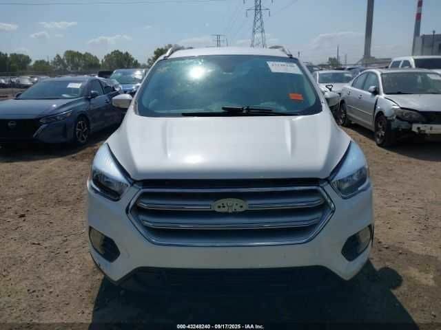 Білий Форд Ескейп, об'ємом двигуна 2 л та пробігом 149 тис. км за 3000 $, фото 11 на Automoto.ua