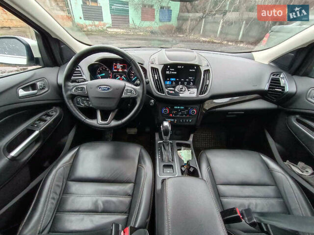 Белый Форд Эскейп, объемом двигателя 2 л и пробегом 109 тыс. км за 15290 $, фото 13 на Automoto.ua