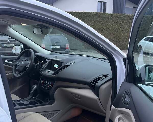 Білий Форд Ескейп, об'ємом двигуна 1.5 л та пробігом 241 тис. км за 10899 $, фото 7 на Automoto.ua