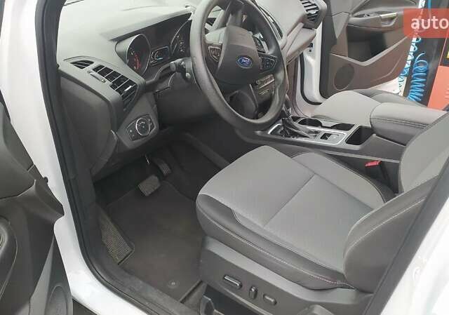 Белый Форд Эскейп, объемом двигателя 2 л и пробегом 75 тыс. км за 19500 $, фото 7 на Automoto.ua