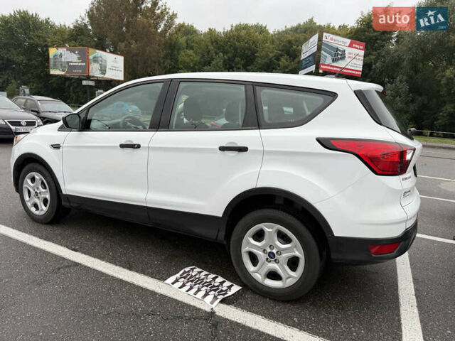Белый Форд Эскейп, объемом двигателя 2.49 л и пробегом 131 тыс. км за 13300 $, фото 1 на Automoto.ua