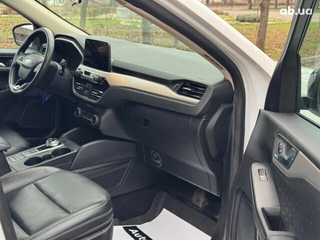 Білий Форд Ескейп, об'ємом двигуна 2.5 л та пробігом 65 тис. км за 18990 $, фото 18 на Automoto.ua