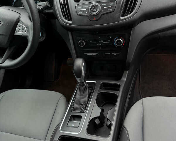 Белый Форд Эскейп, объемом двигателя 2.49 л и пробегом 131 тыс. км за 13300 $, фото 55 на Automoto.ua