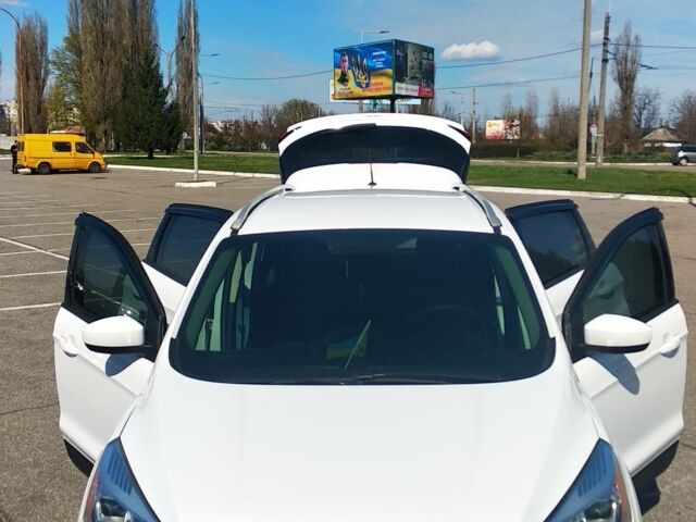 Белый Форд Эскейп, объемом двигателя 2.5 л и пробегом 75 тыс. км за 14850 $, фото 2 на Automoto.ua