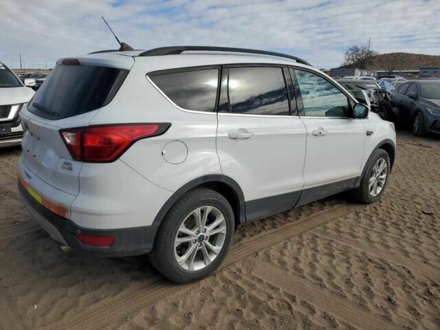 Белый Форд Эскейп, объемом двигателя 0 л и пробегом 111 тыс. км за 2000 $, фото 2 на Automoto.ua