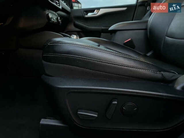 Форд Эскейп 2019 в Львове на Automoto.ua Белый Форд Эскейп, объемом двигателя 1.5 л и пробегом 129 тыс. км за 16500 $, фото 23 на Automoto.ua