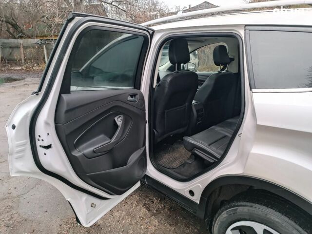 Белый Форд Эскейп, объемом двигателя 2 л и пробегом 109 тыс. км за 15290 $, фото 12 на Automoto.ua