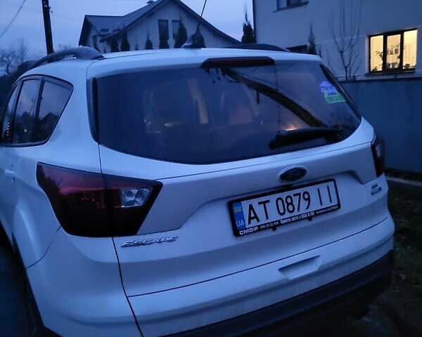 Білий Форд Ескейп, об'ємом двигуна 1.5 л та пробігом 77 тис. км за 16500 $, фото 4 на Automoto.ua