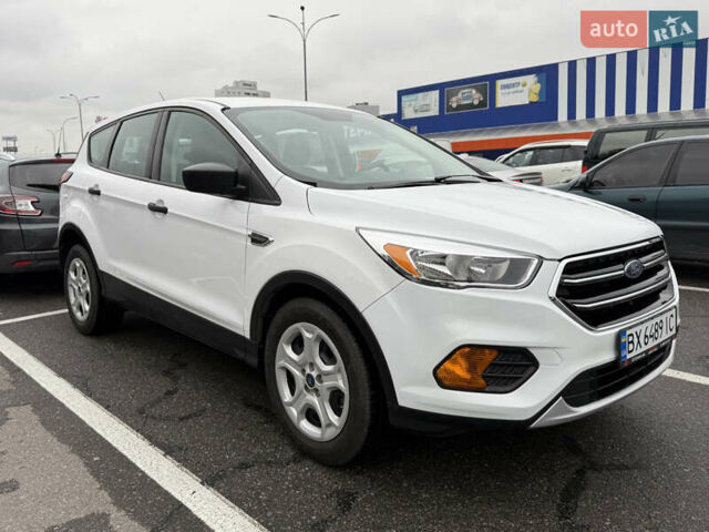 Белый Форд Эскейп, объемом двигателя 2.49 л и пробегом 131 тыс. км за 13300 $, фото 6 на Automoto.ua