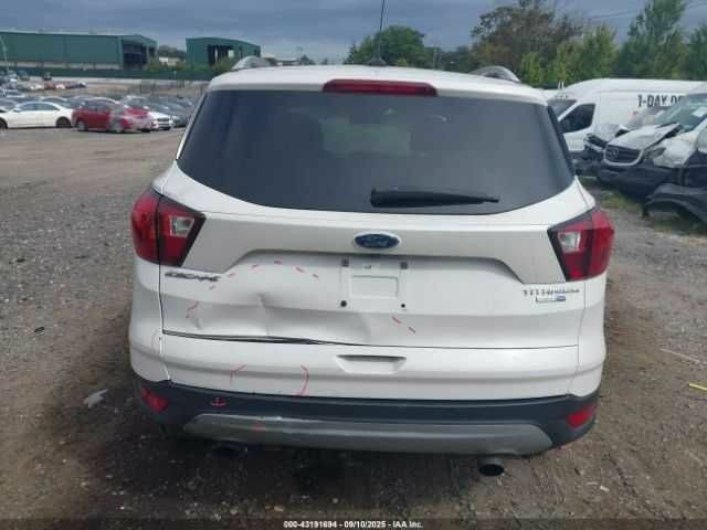 Білий Форд Ескейп, об'ємом двигуна 2 л та пробігом 115 тис. км за 2000 $, фото 15 на Automoto.ua