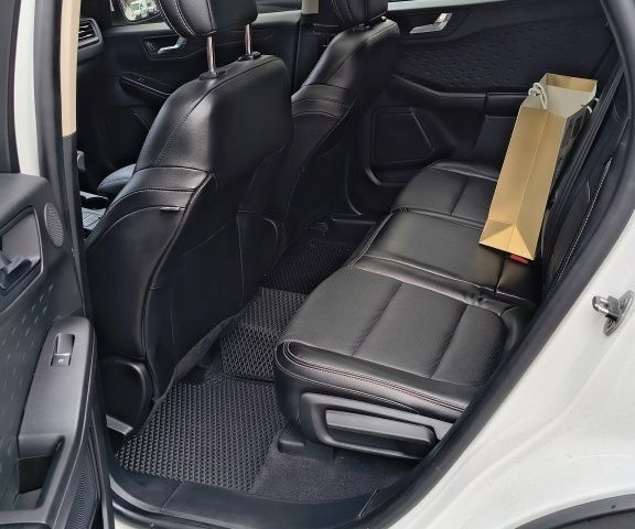 Белый Форд Эскейп, объемом двигателя 2 л и пробегом 83 тыс. км за 18999 $, фото 18 на Automoto.ua