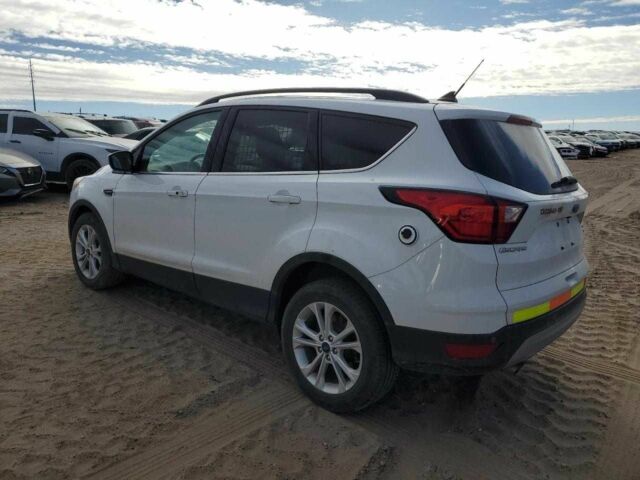 Белый Форд Эскейп, объемом двигателя 0 л и пробегом 111 тыс. км за 2000 $, фото 1 на Automoto.ua