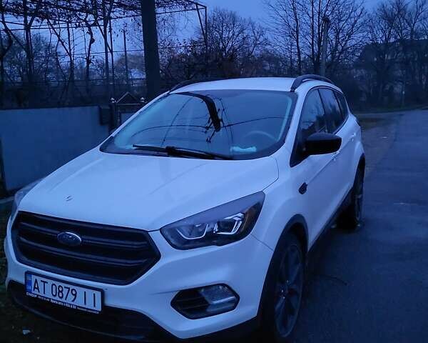 Білий Форд Ескейп, об'ємом двигуна 1.5 л та пробігом 77 тис. км за 16500 $, фото 5 на Automoto.ua