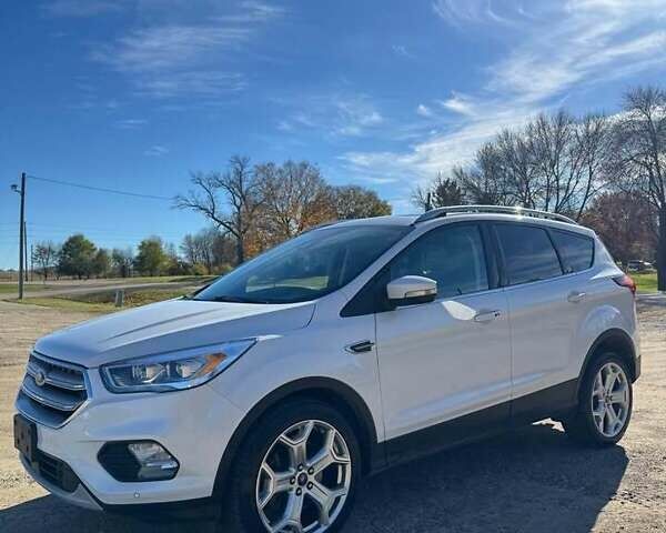 Белый Форд Эскейп, объемом двигателя 2 л и пробегом 119 тыс. км за 12500 $, фото 1 на Automoto.ua