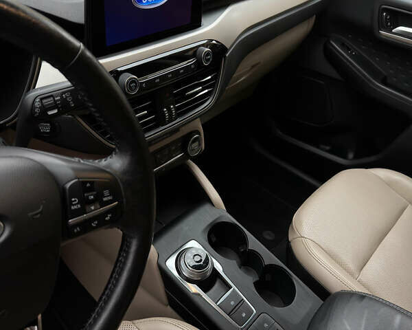 Белый Форд Эскейп, объемом двигателя 1.5 л и пробегом 219 тыс. км за 15700 $, фото 9 на Automoto.ua