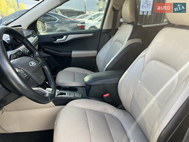 Белый Форд Эскейп, объемом двигателя 1.5 л и пробегом 117 тыс. км за 16700 $, фото 11 на Automoto.ua