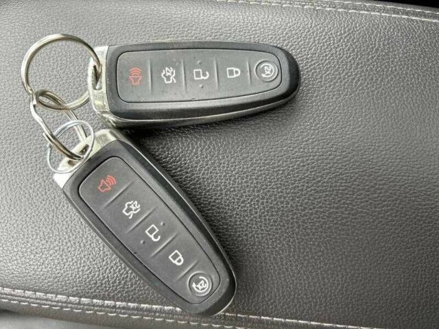 Белый Форд Эскейп, объемом двигателя 2 л и пробегом 84 тыс. км за 3700 $, фото 18 на Automoto.ua