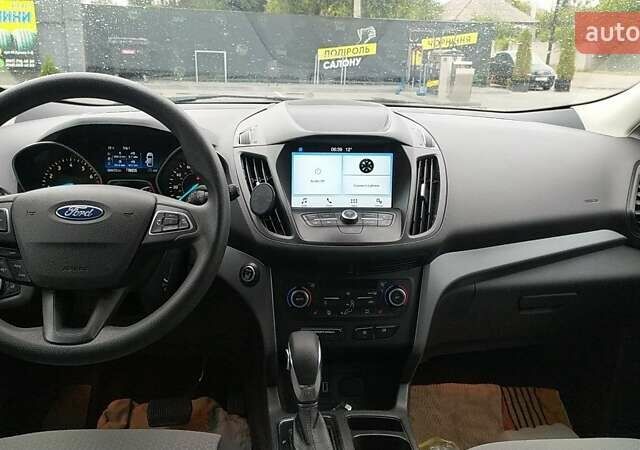 Белый Форд Эскейп, объемом двигателя 2 л и пробегом 75 тыс. км за 19500 $, фото 5 на Automoto.ua