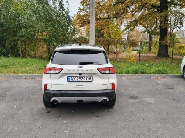 Белый Форд Эскейп, объемом двигателя 2 л и пробегом 83 тыс. км за 18999 $, фото 3 на Automoto.ua