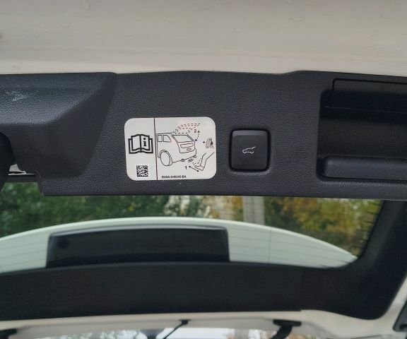 Белый Форд Эскейп, объемом двигателя 2 л и пробегом 83 тыс. км за 18999 $, фото 16 на Automoto.ua