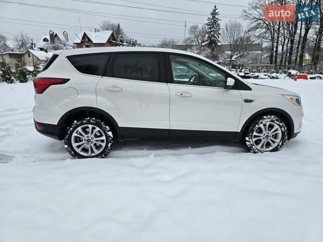 Белый Форд Эскейп, объемом двигателя 1.5 л и пробегом 84 тыс. км за 14400 $, фото 1 на Automoto.ua