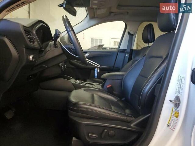 Белый Форд Эскейп, объемом двигателя 0 л и пробегом 102 тыс. км за 3600 $, фото 4 на Automoto.ua