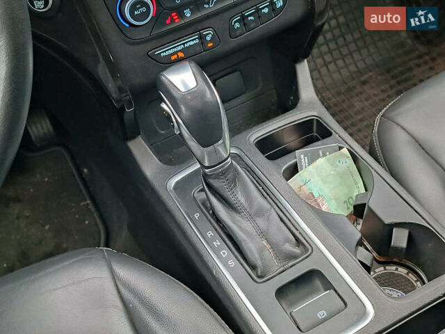 Белый Форд Эскейп, объемом двигателя 2 л и пробегом 109 тыс. км за 15290 $, фото 16 на Automoto.ua