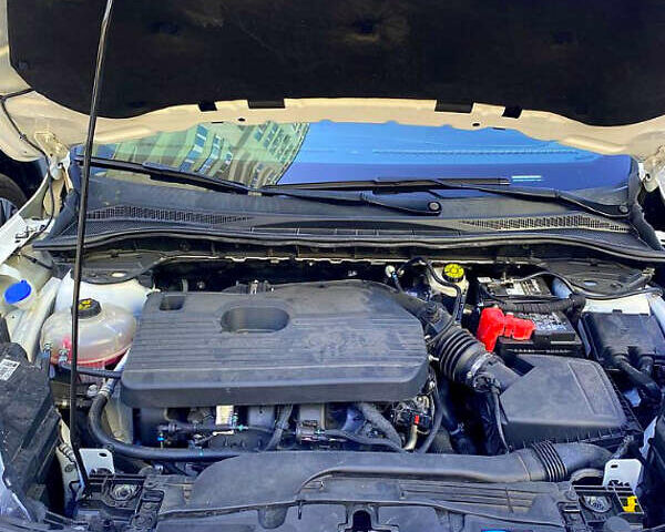 Білий Форд Ескейп, об'ємом двигуна 2 л та пробігом 114 тис. км за 18000 $, фото 9 на Automoto.ua