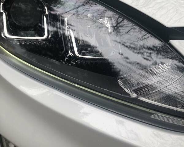 Белый Форд Эскейп, объемом двигателя 1.5 л и пробегом 70 тыс. км за 17000 $, фото 25 на Automoto.ua