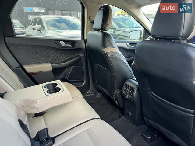 Белый Форд Эскейп, объемом двигателя 1.5 л и пробегом 117 тыс. км за 16700 $, фото 21 на Automoto.ua