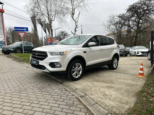 Білий Форд Ескейп, об'ємом двигуна 1.5 л та пробігом 173 тис. км за 14800 $, фото 2 на Automoto.ua